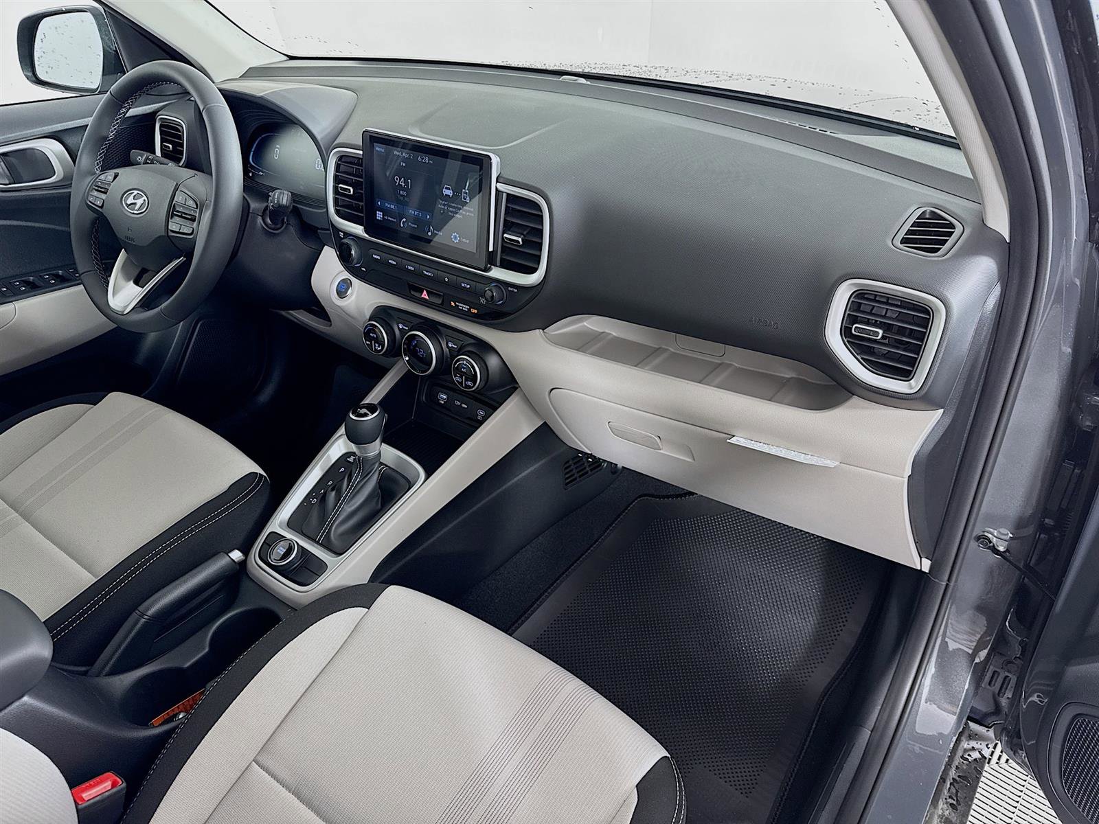 New 2025 Hyundai Venue SEL image 27