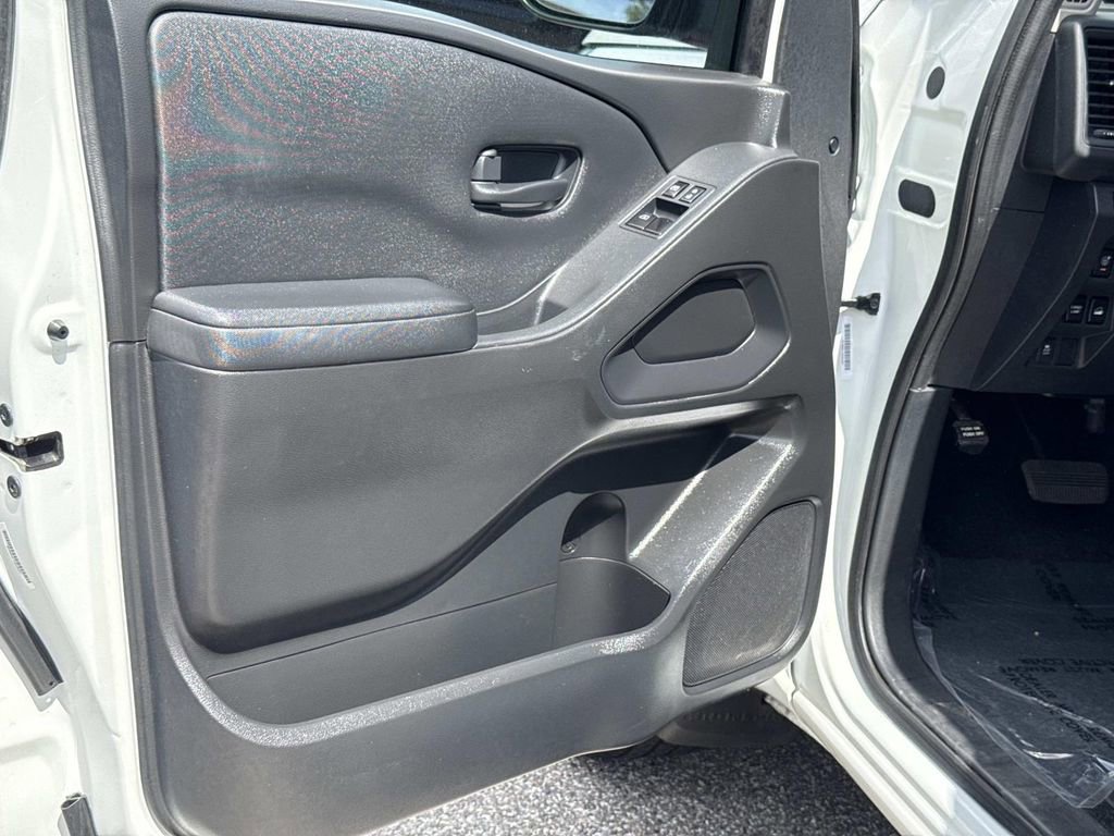 Used 2022 Nissan Frontier S w/ Technology Package image 17