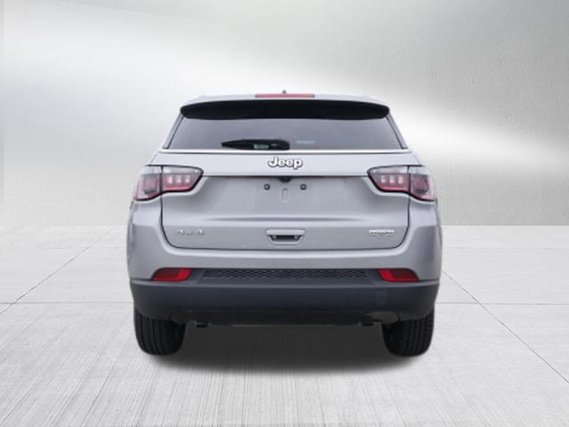 Used 2024 Jeep Compass Latitude image 4