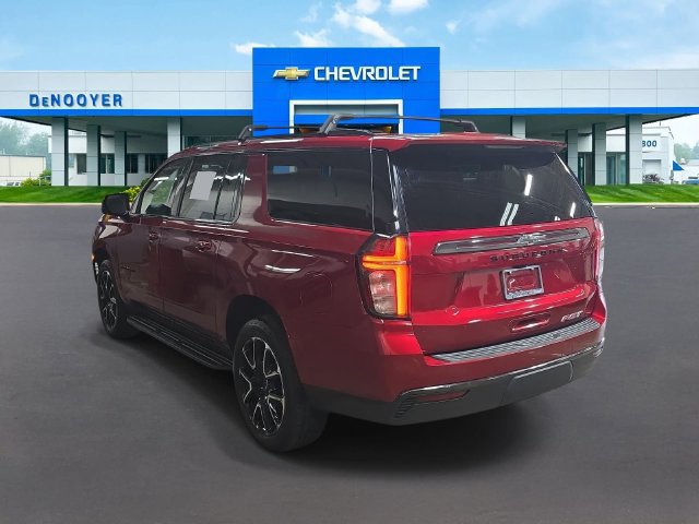 Used 2021 Chevrolet Suburban RST w/ Luxury Package AWD/4WD image 11
