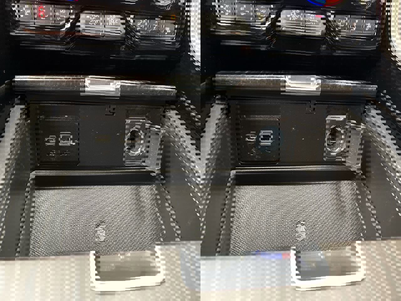 Certified 2021 GMC Yukon Denali w/ Denali Premium Package AWD/4WD image 28