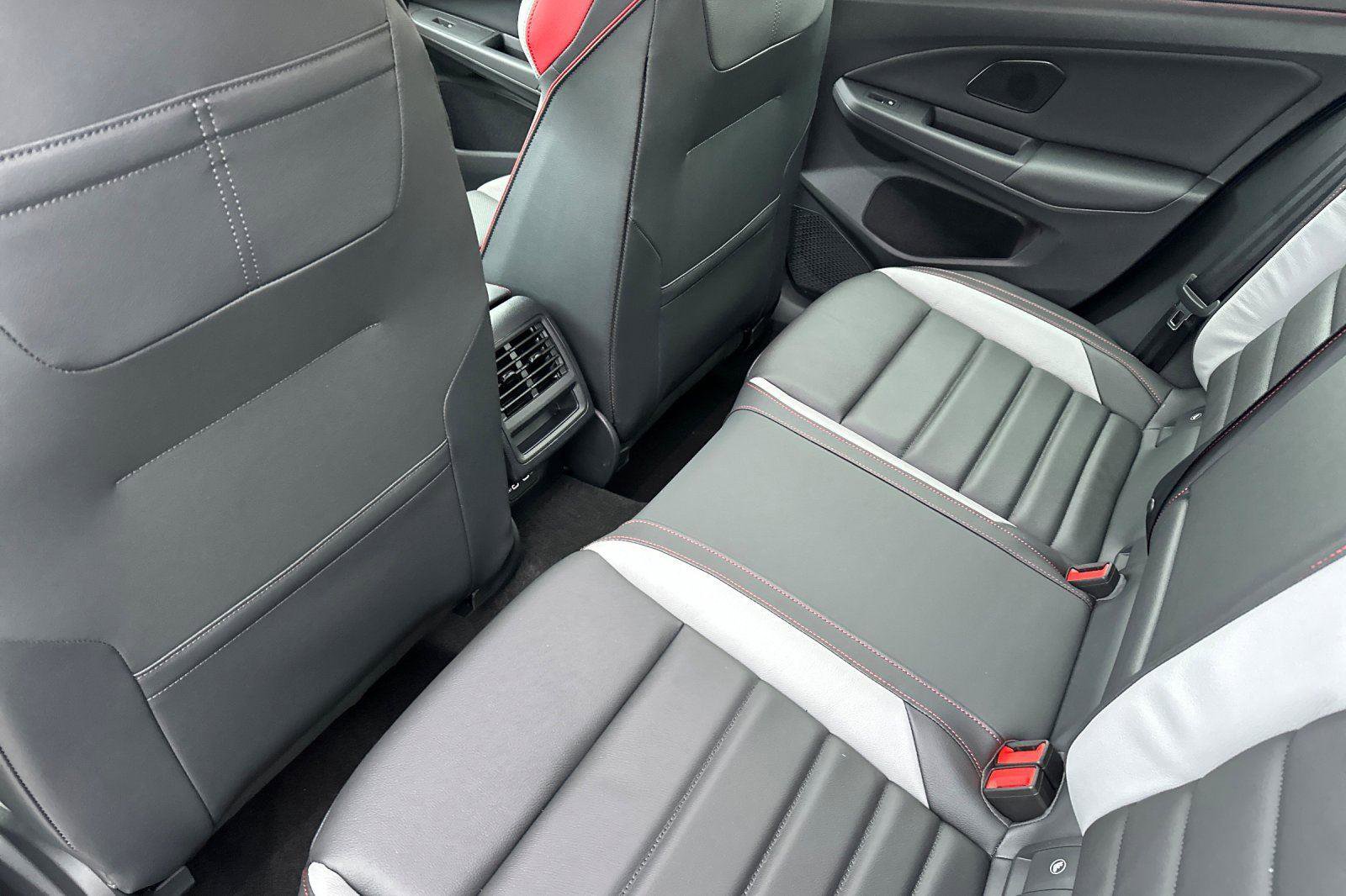 New 2026 Volkswagen GTI SE FWD image 11