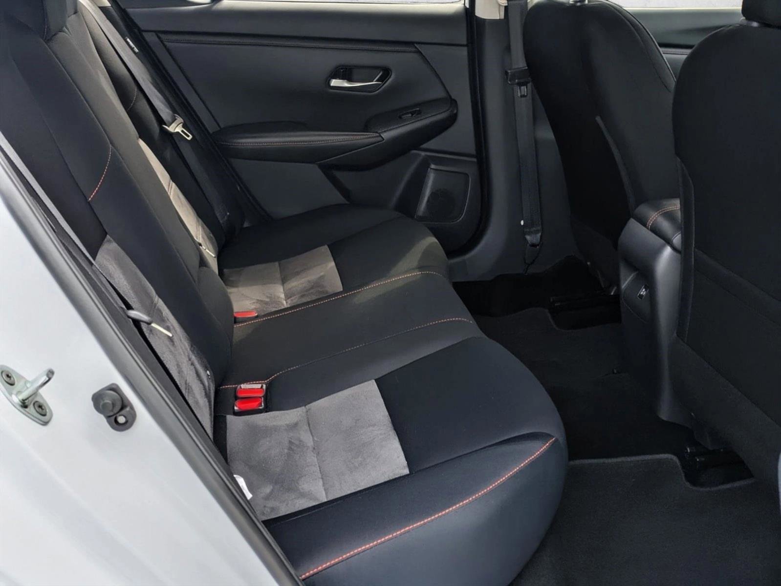 Used 2024 Nissan Sentra SR FWD image 17