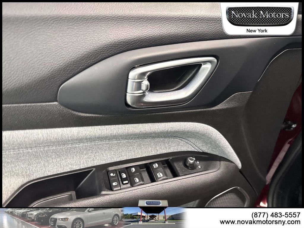 Used 2022 Jeep Compass Latitude w/ Convenience Group image 12