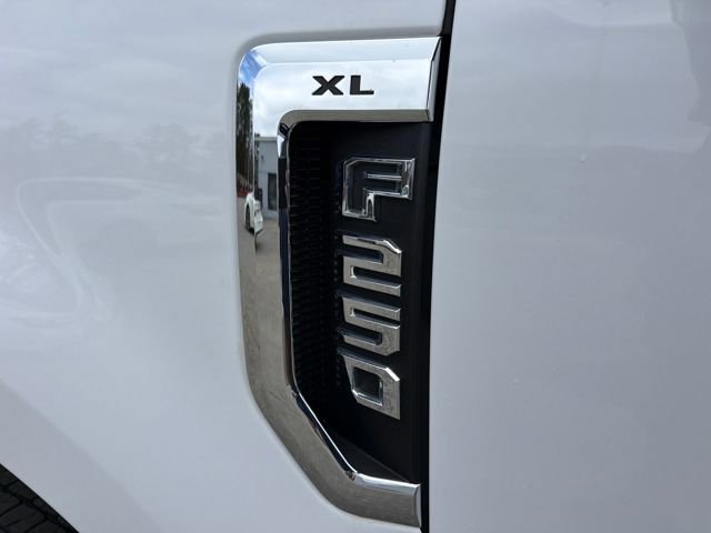 Used 2020 Ford F250 XL w/ Power Equipment Group image 9