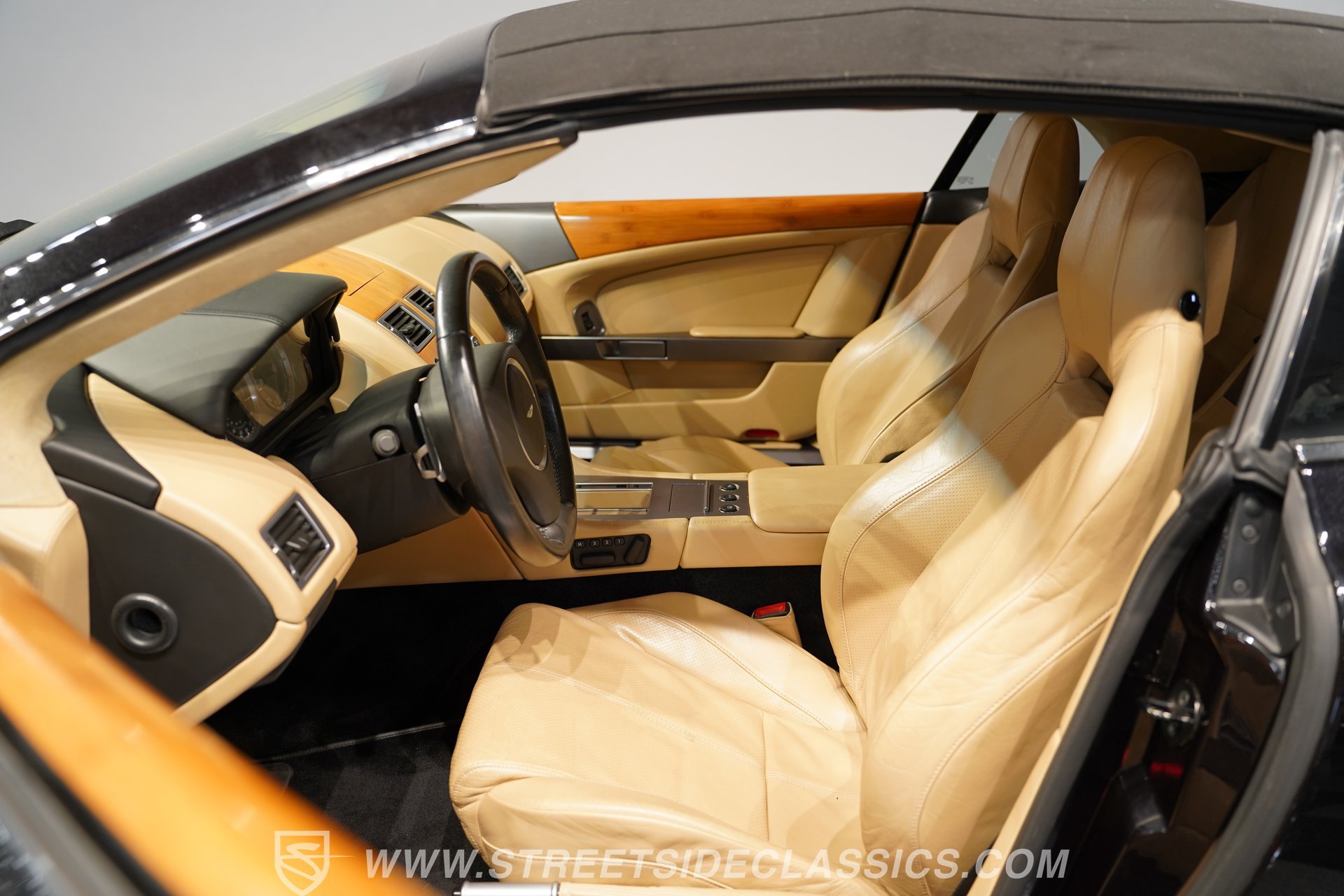Used 2007 Aston Martin DB9 Volante RWD image 39