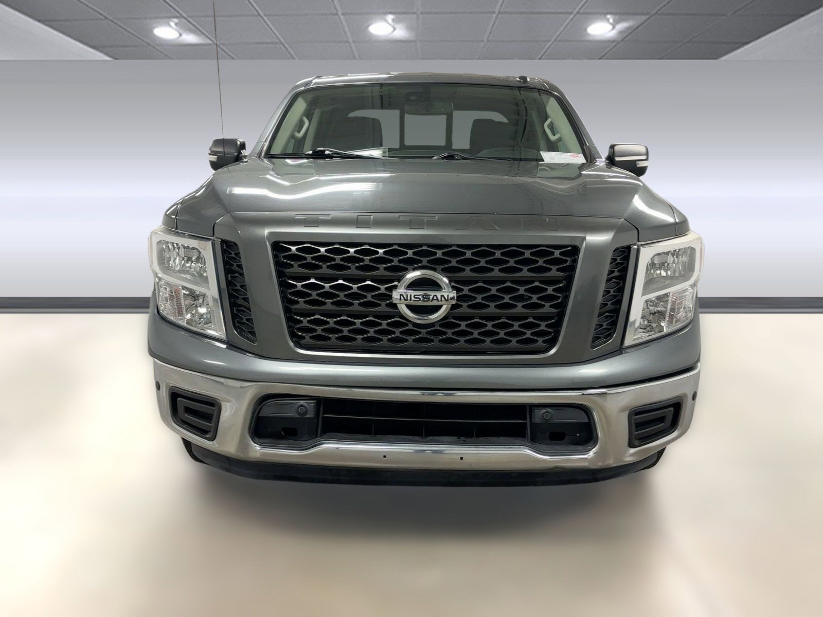 Used 2019 Nissan Titan SV w/ SV Convenience Package image 5