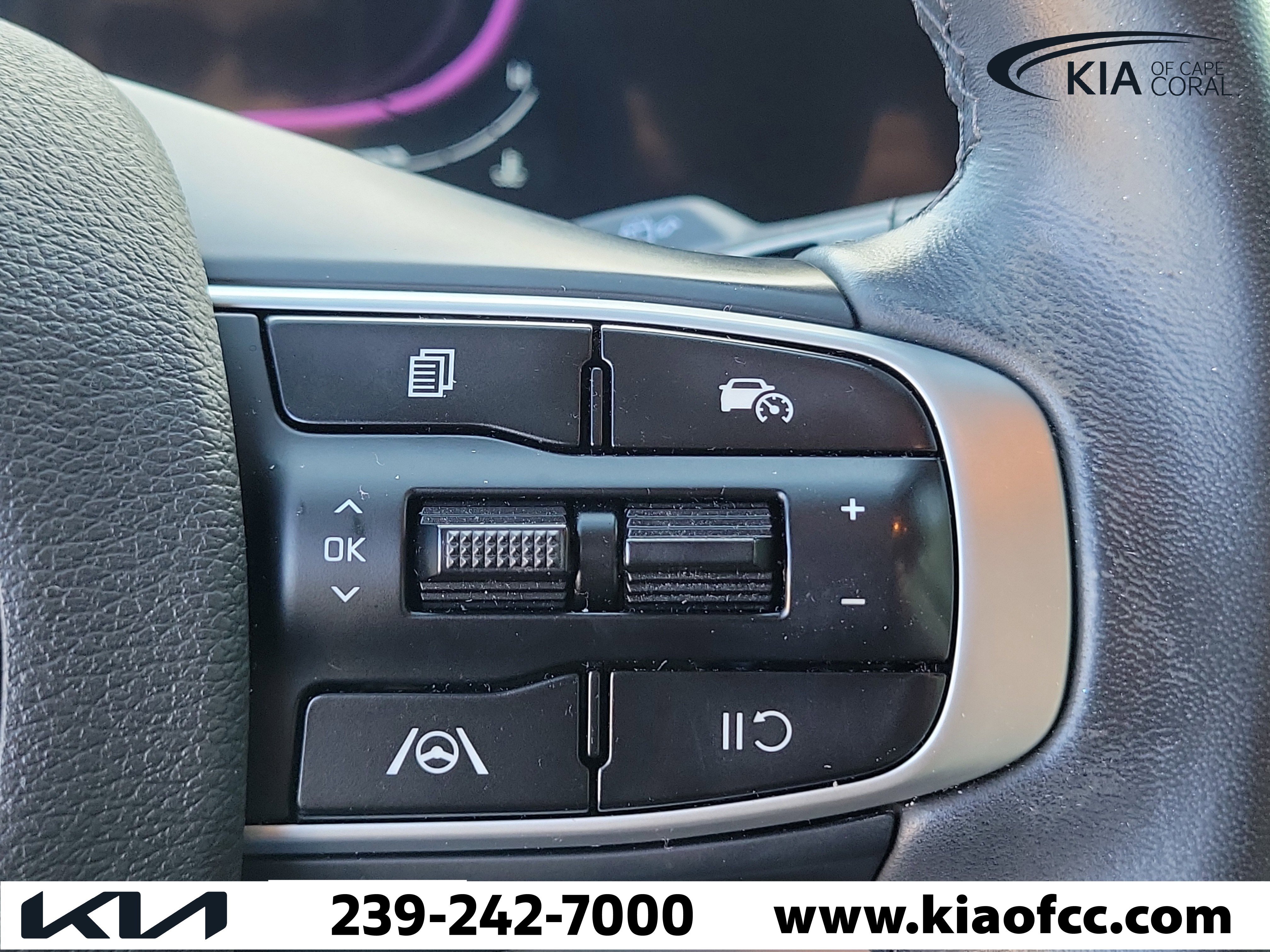 Certified 2025 Kia Sportage EX FWD image 25