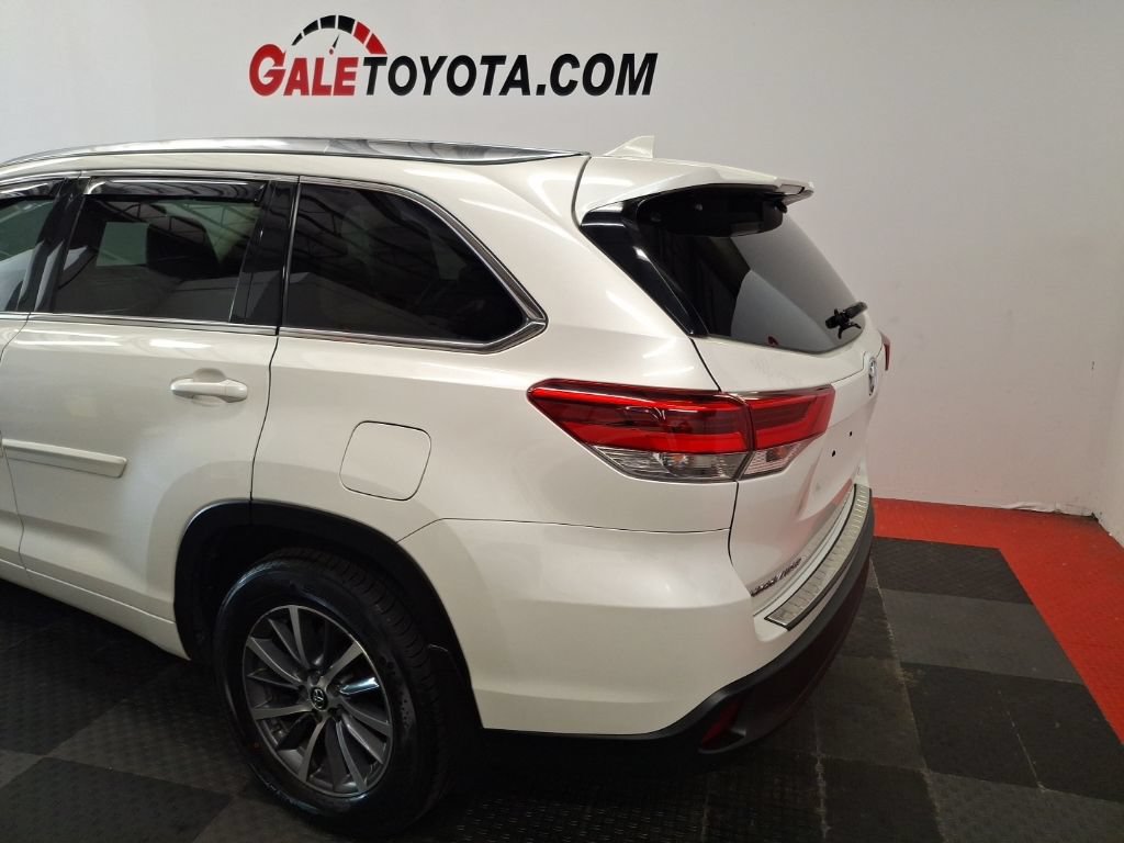 Used 2018 Toyota Highlander XLE w/ Protection Package #3 AWD/4WD image 7