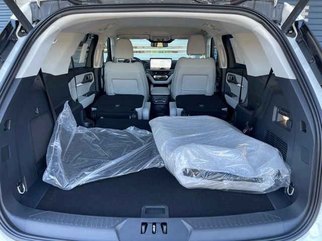 New 2026 Ford Explorer Platinum w/ LUX Leather Package AWD/4WD image 25