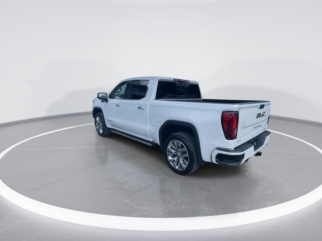 Used 2023 GMC Sierra 1500 Denali w/ Denali Reserve Package AWD/4WD image 13