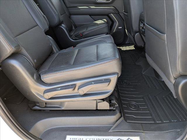Used 2022 Chevrolet Suburban High Country RWD image 21