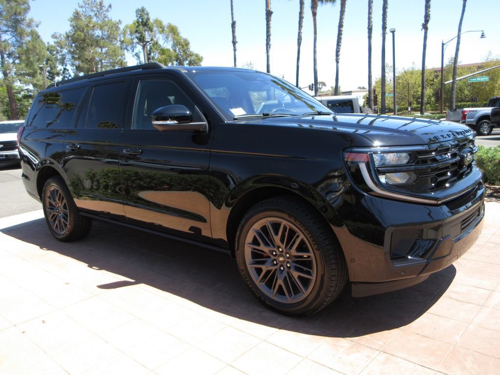 Used 2025 Ford Expedition Max Platinum w/ Stealth Performance Package AWD/4WD image 7