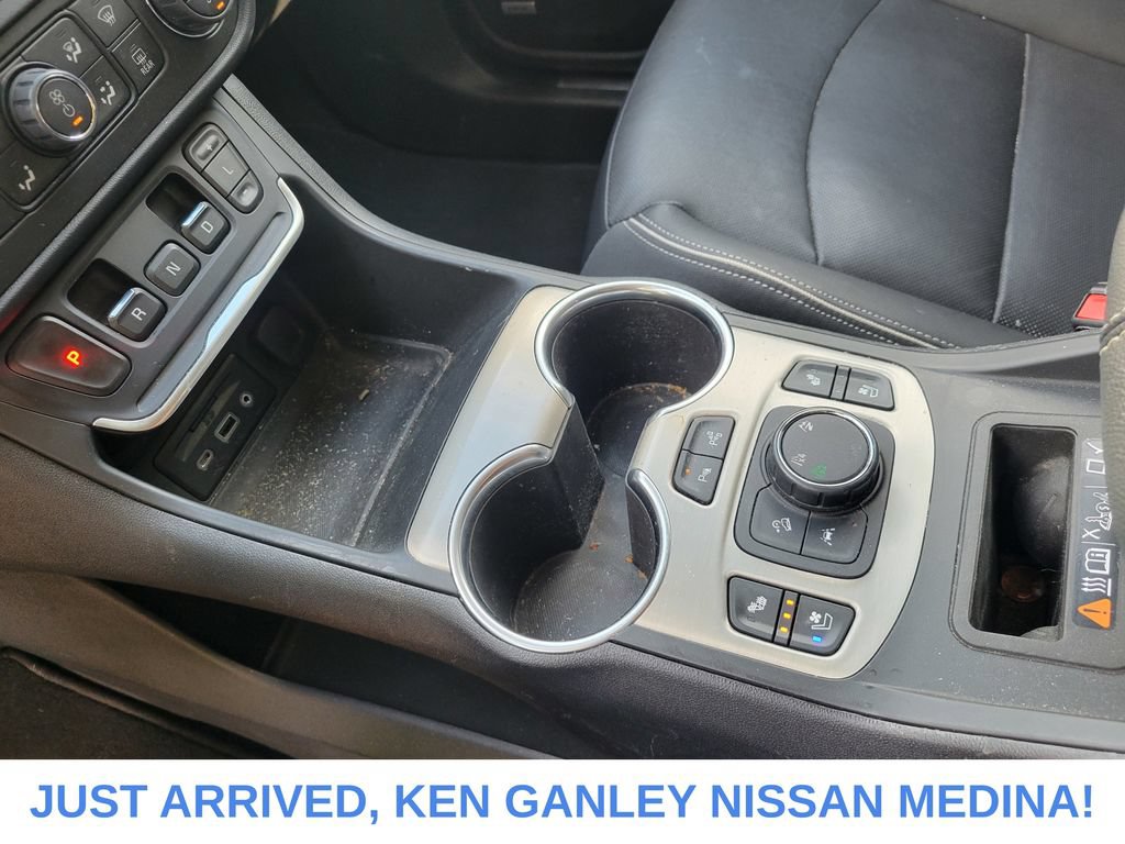 Used 2018 GMC Terrain Denali w/ Advanced Safety Package AWD/4WD image 11