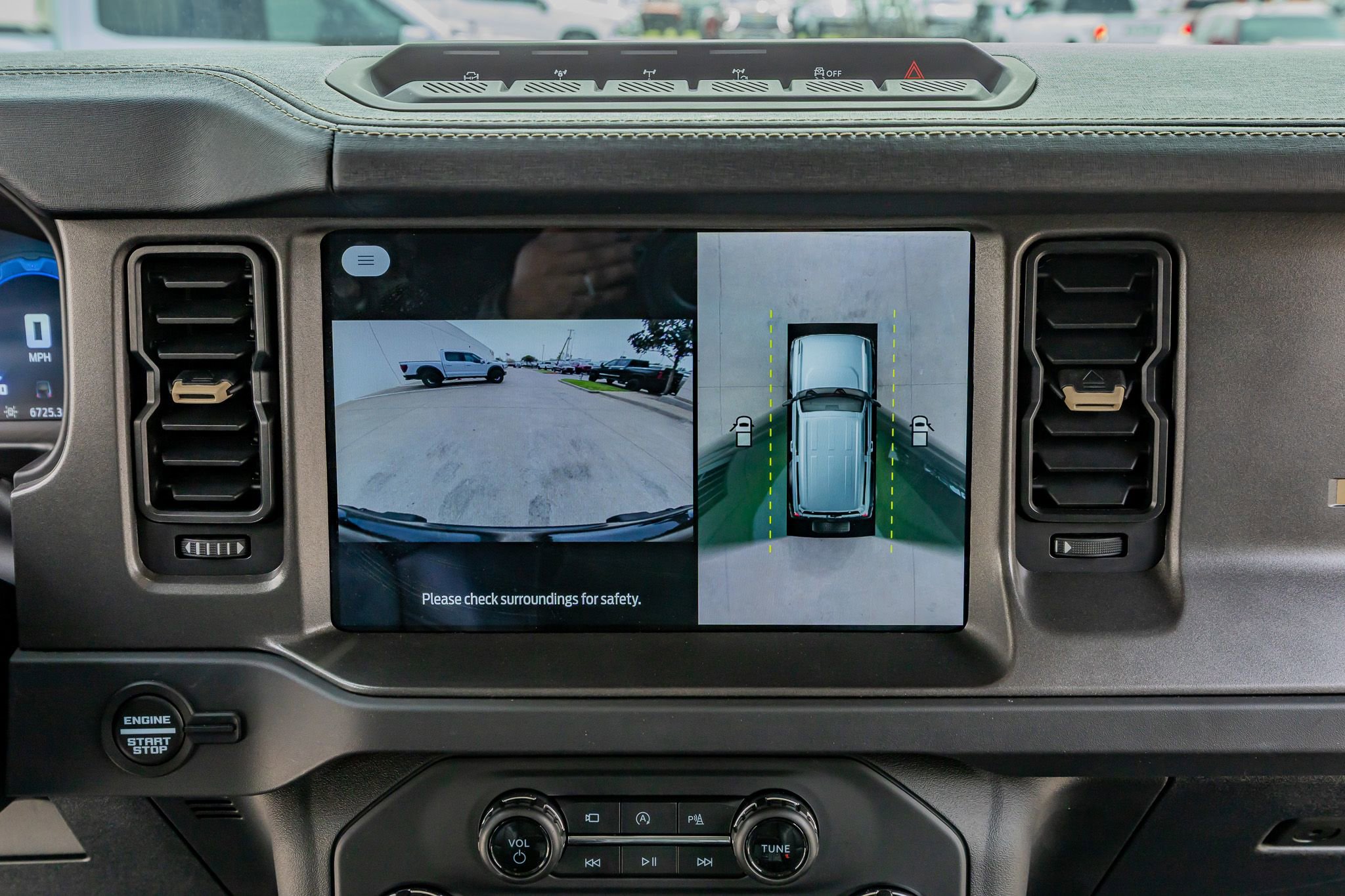 Used 2025 Ford Bronco Badlands AWD/4WD image 24