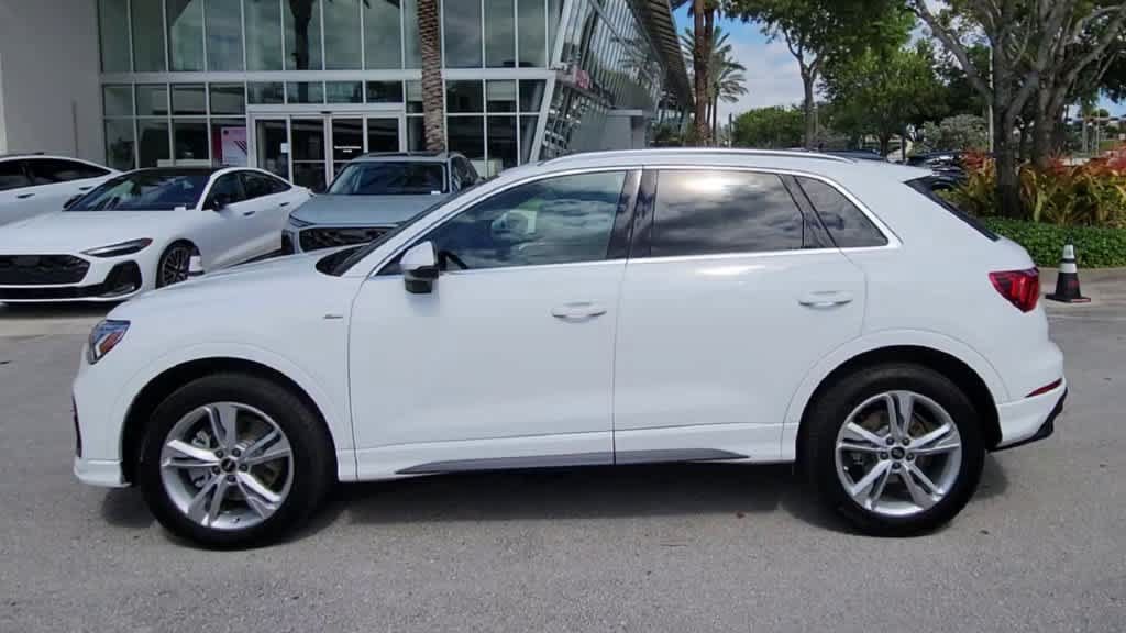 Certified 2024 Audi Q3 2.0T Premium AWD/4WD image 5