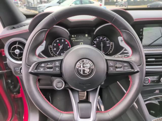 Used 2023 Alfa Romeo Stelvio Estrema image 26