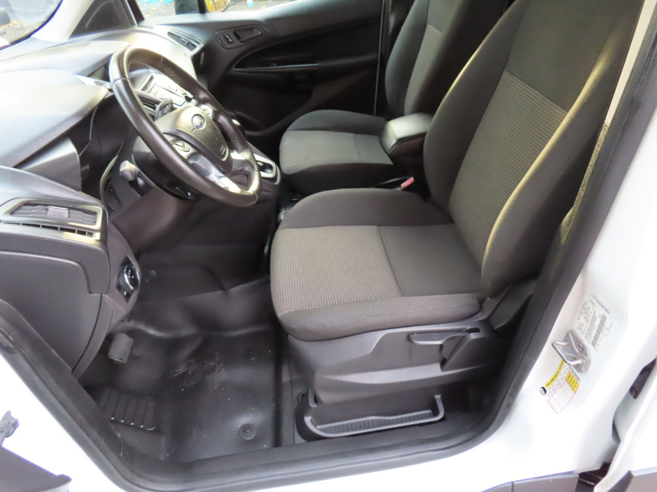 Used 2017 Ford Transit Connect XL image 11