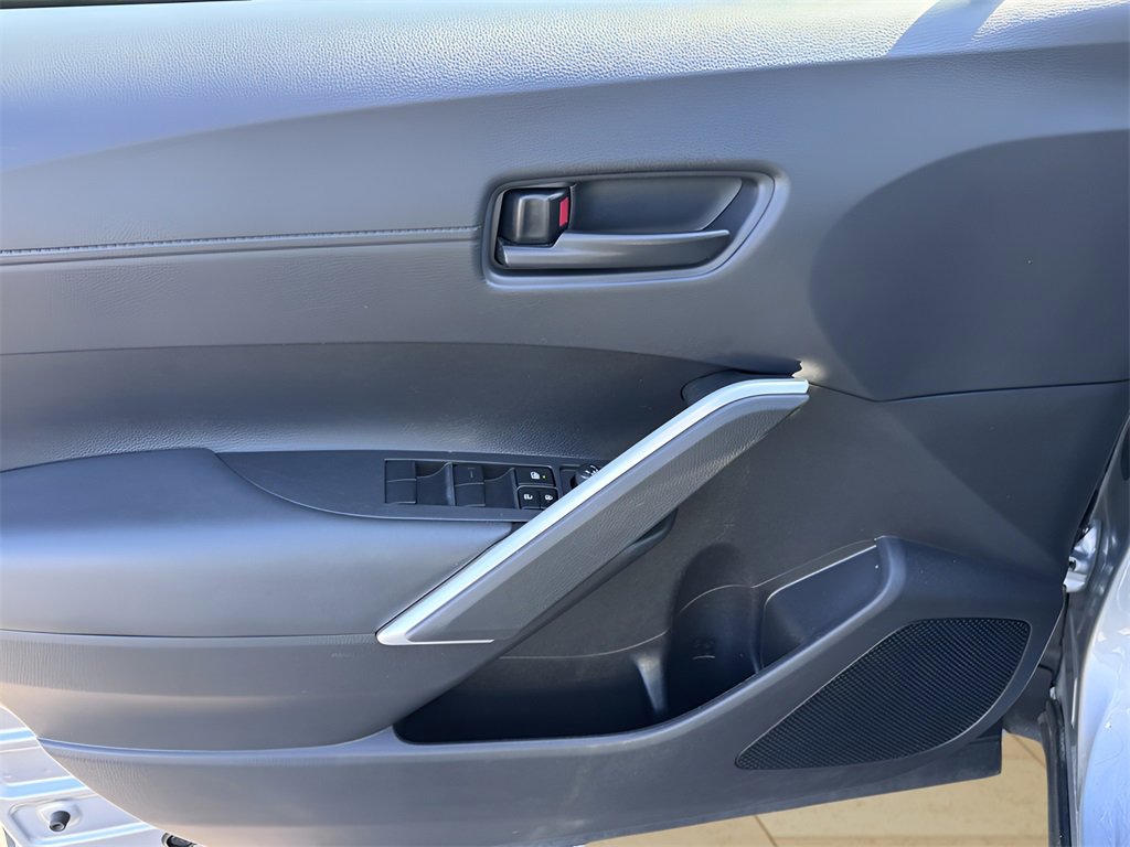 Used 2022 Toyota Corolla Cross LE image 28