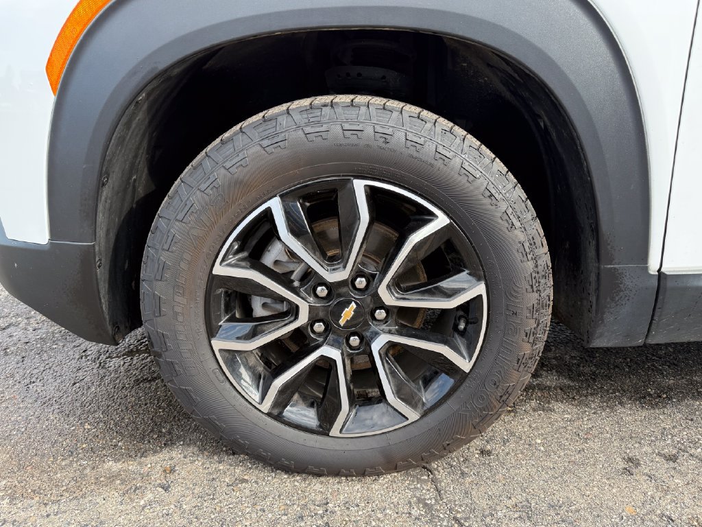 Used 2023 Chevrolet TrailBlazer ACTIV w/ Convenience Package AWD/4WD image 11