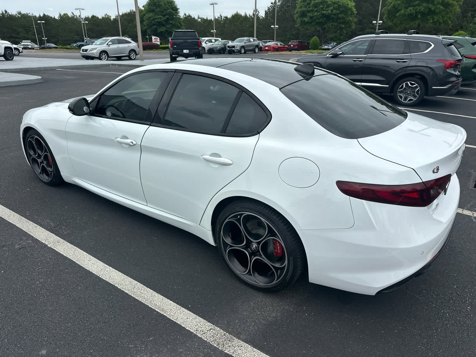 Used 2022 Alfa Romeo Giulia Veloce RWD image 4