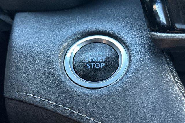 Used 2021 Toyota Highlander XLE FWD image 24