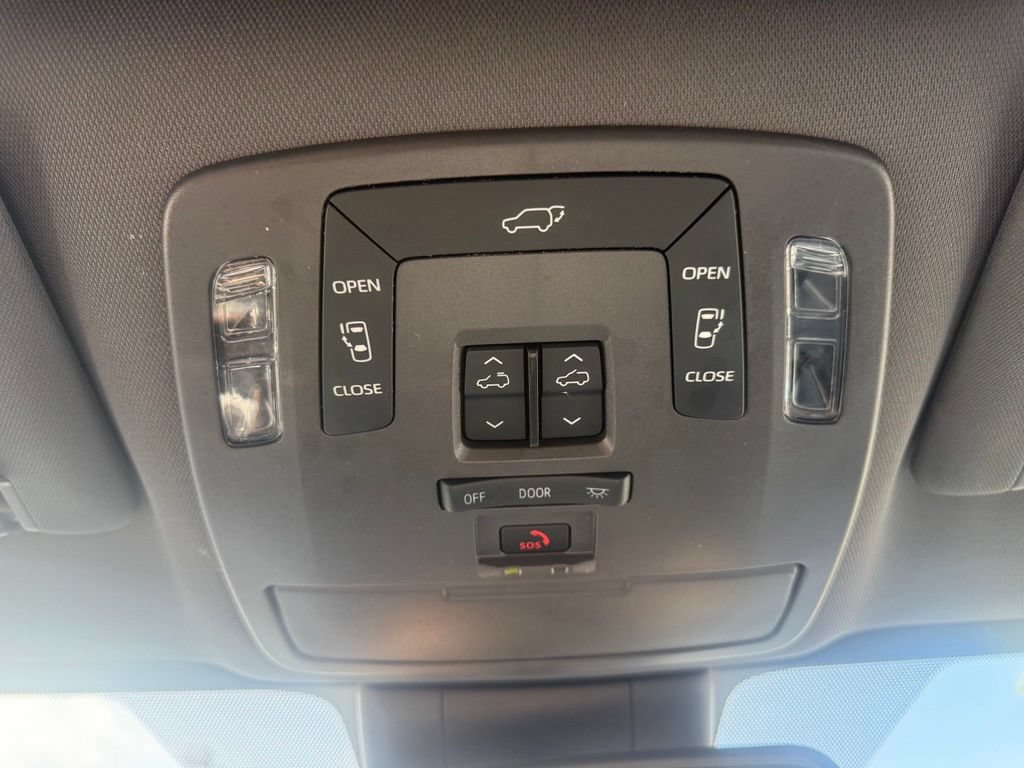 Used 2022 Toyota Sienna XSE w/ XSE Plus Package AWD/4WD image 27