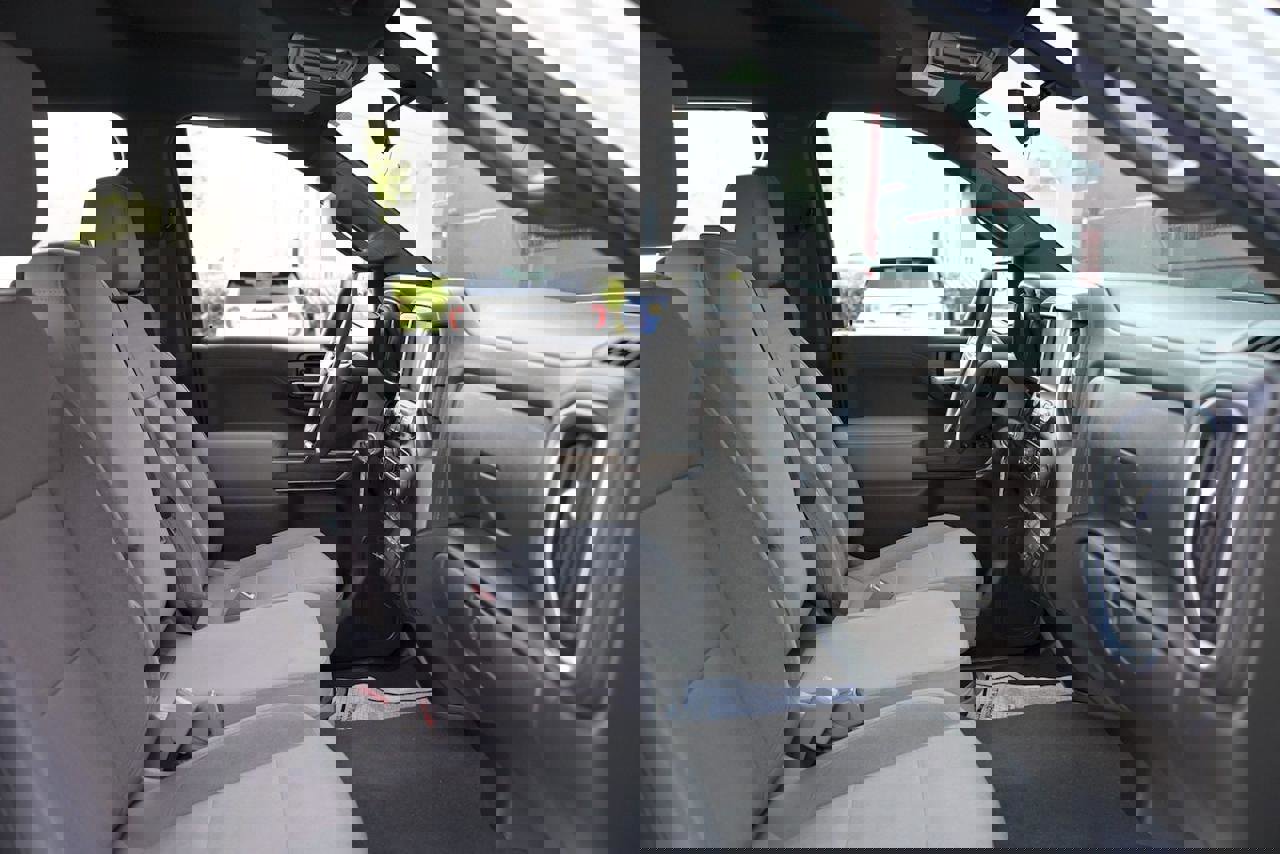 Used 2020 Chevrolet Silverado 1500 LT image 16