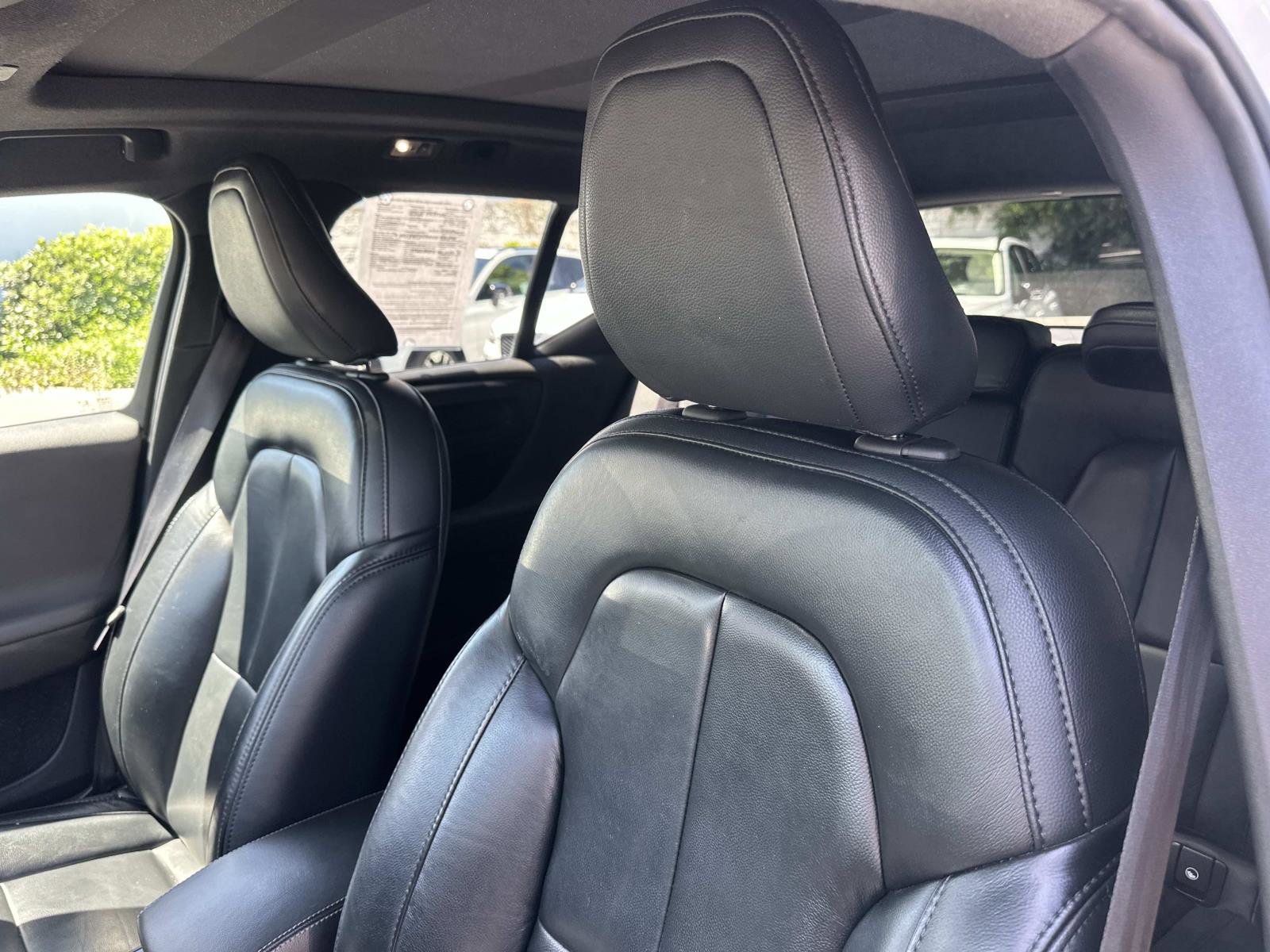 Used 2019 Volvo XC40 T5 Momentum AWD/4WD image 21