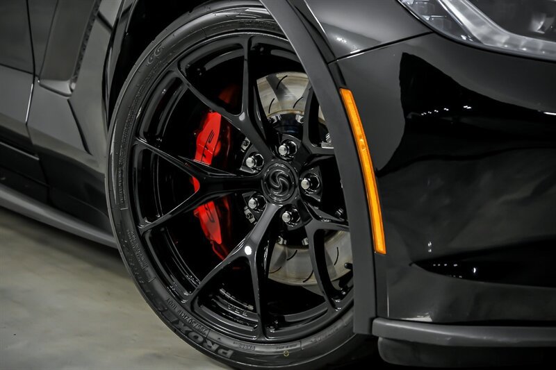 Used 2018 Chevrolet Corvette Z06 RWD image 4
