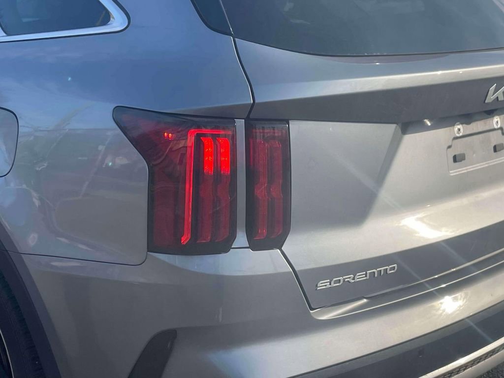 Used 2023 Kia Sorento SX Prestige image 12