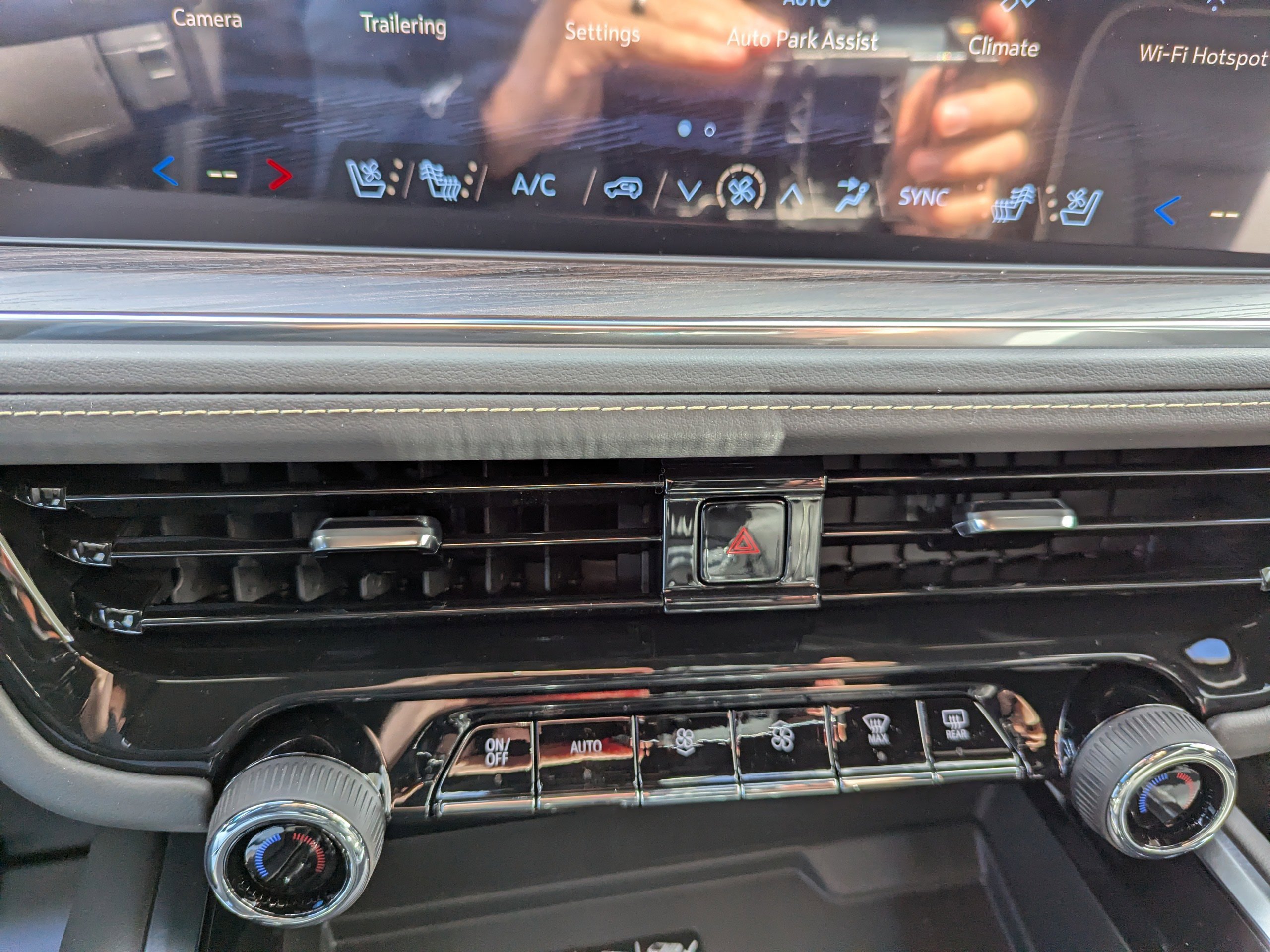 New 2026 Chevrolet Tahoe Premier AWD/4WD image 25