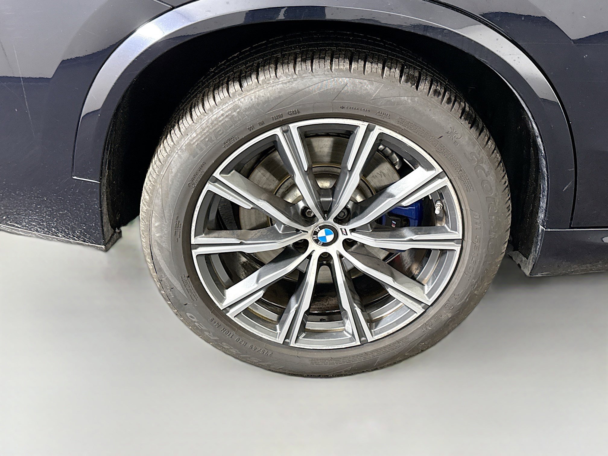 Used 2020 BMW X5 M50i w/ Premium Package image 33