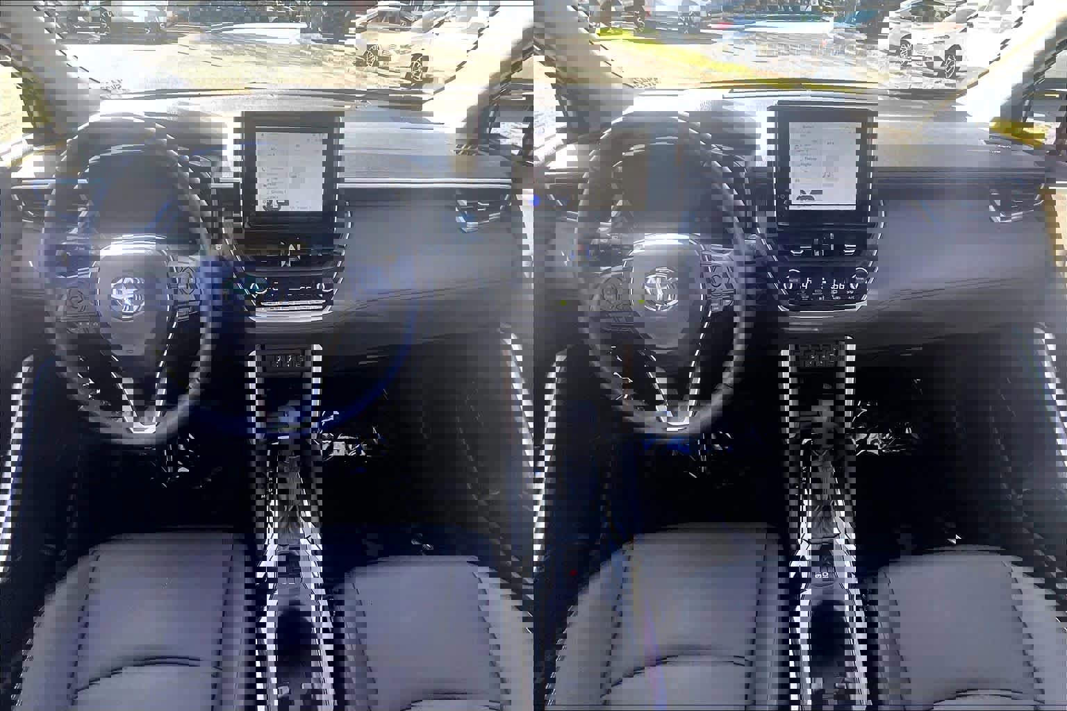 Used 2025 Toyota Corolla Cross XLE w/ Convenience Package image 16