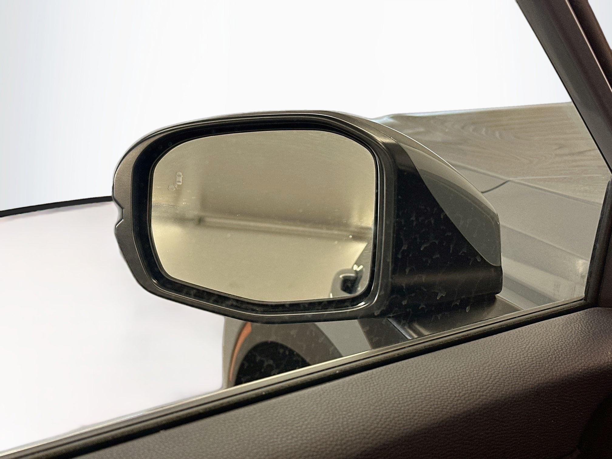 Used 2025 Honda CR-V EX image 16