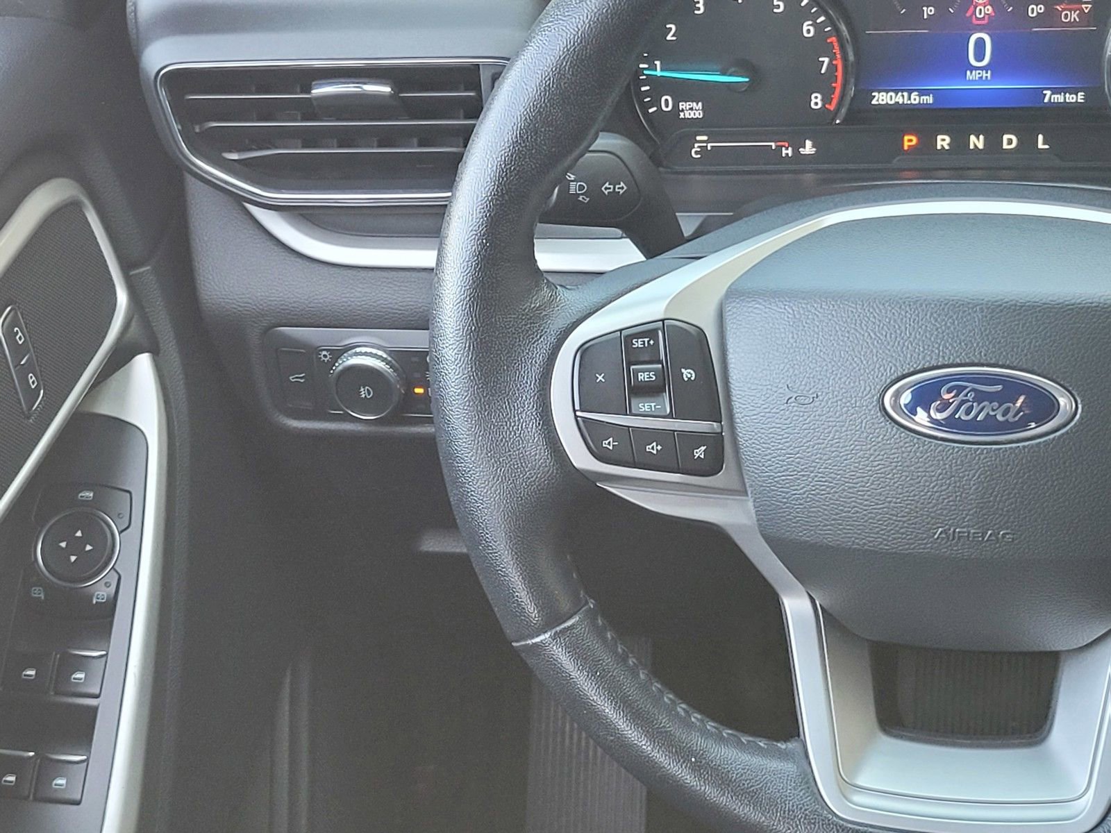 Used 2022 Ford Explorer XLT w/ Equipment Group 202A image 13