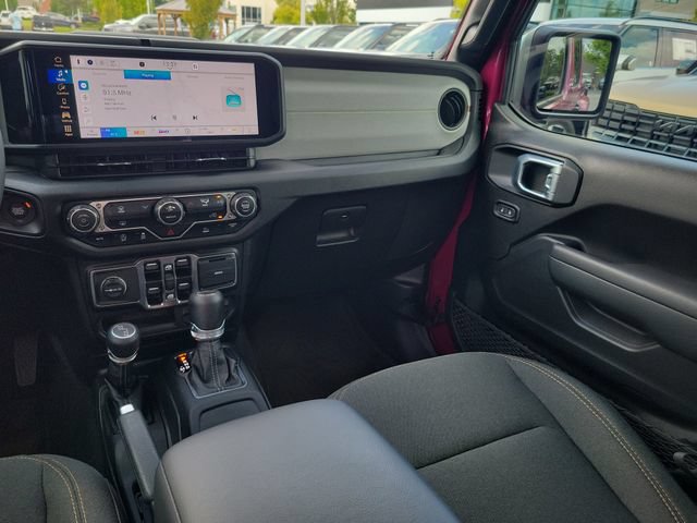 Used 2024 Jeep Gladiator Sport AWD/4WD image 13
