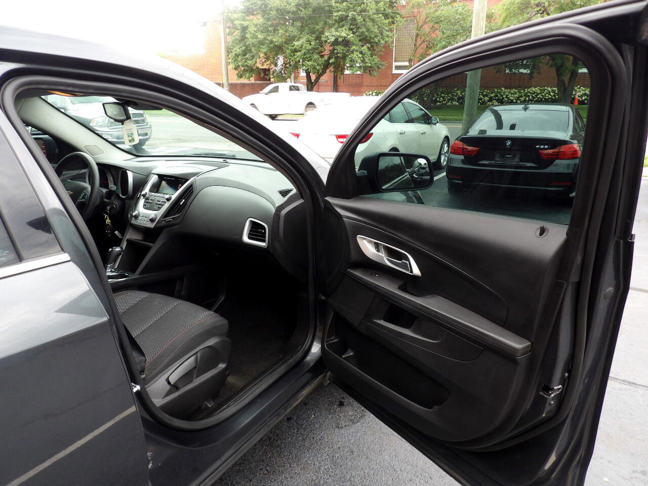 Used 2017 Chevrolet Equinox LS image 19