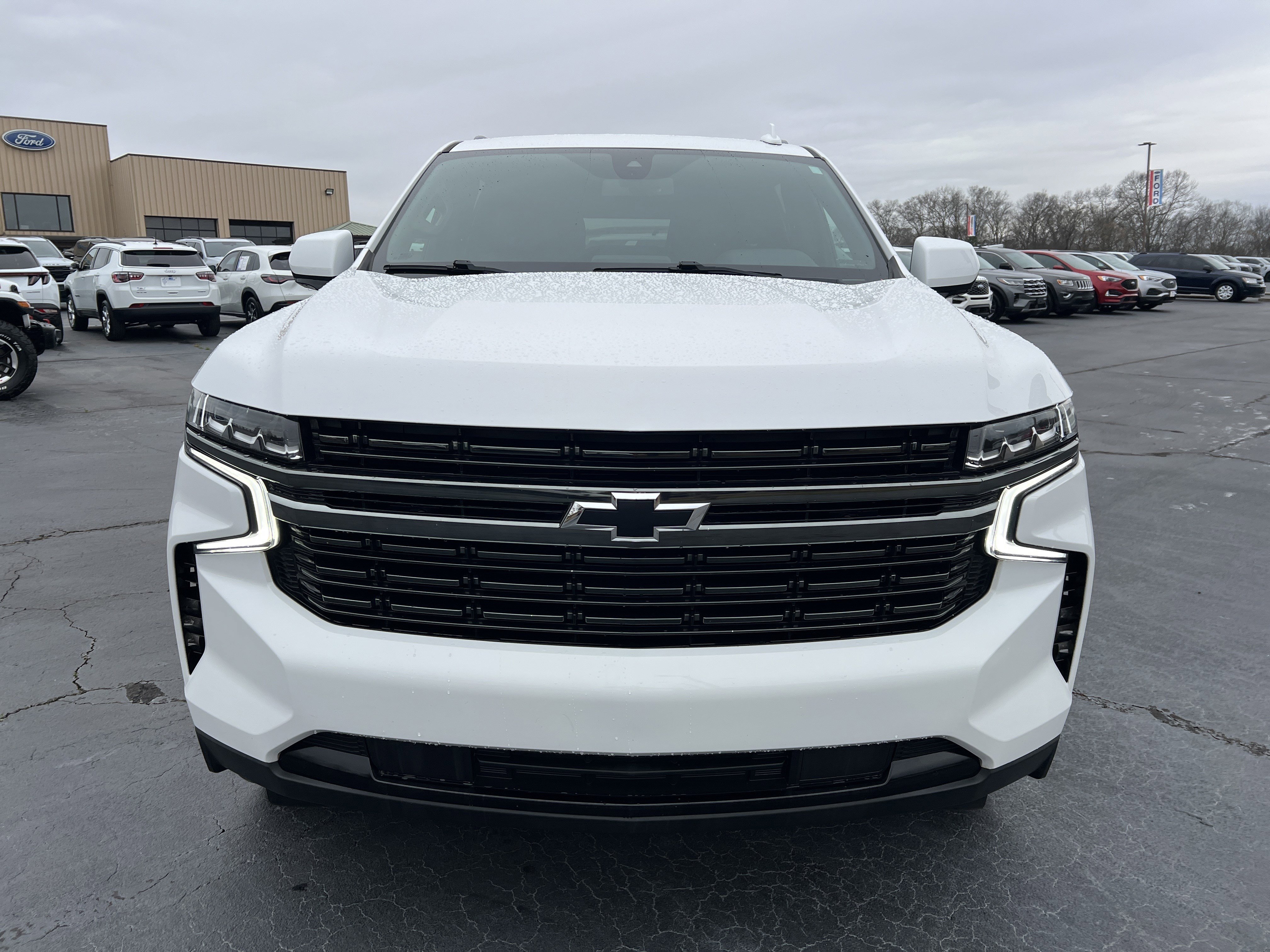 Used 2021 Chevrolet Suburban RST image 3