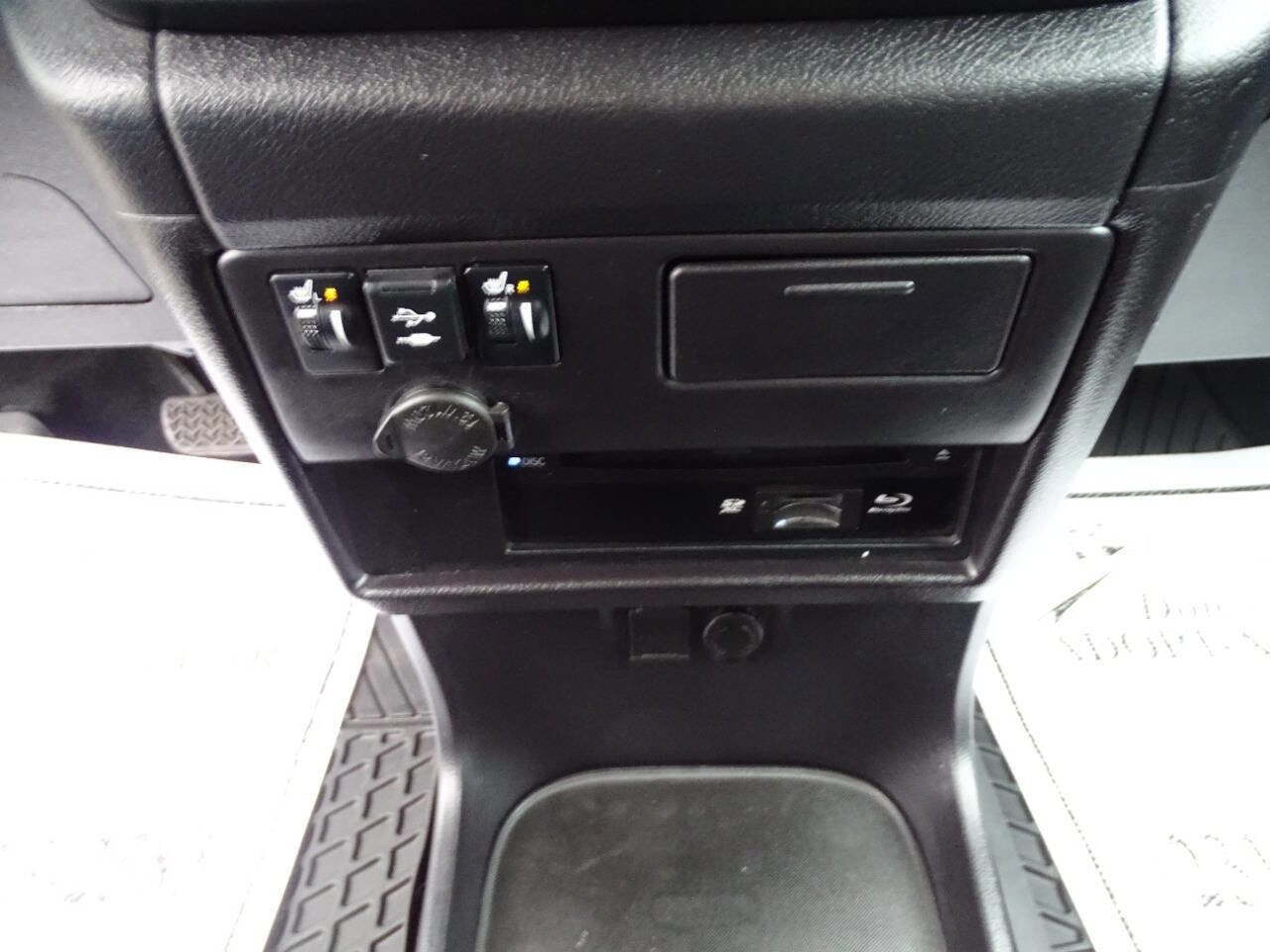 Used 2019 Toyota Sienna SE Premium AWD/4WD image 35