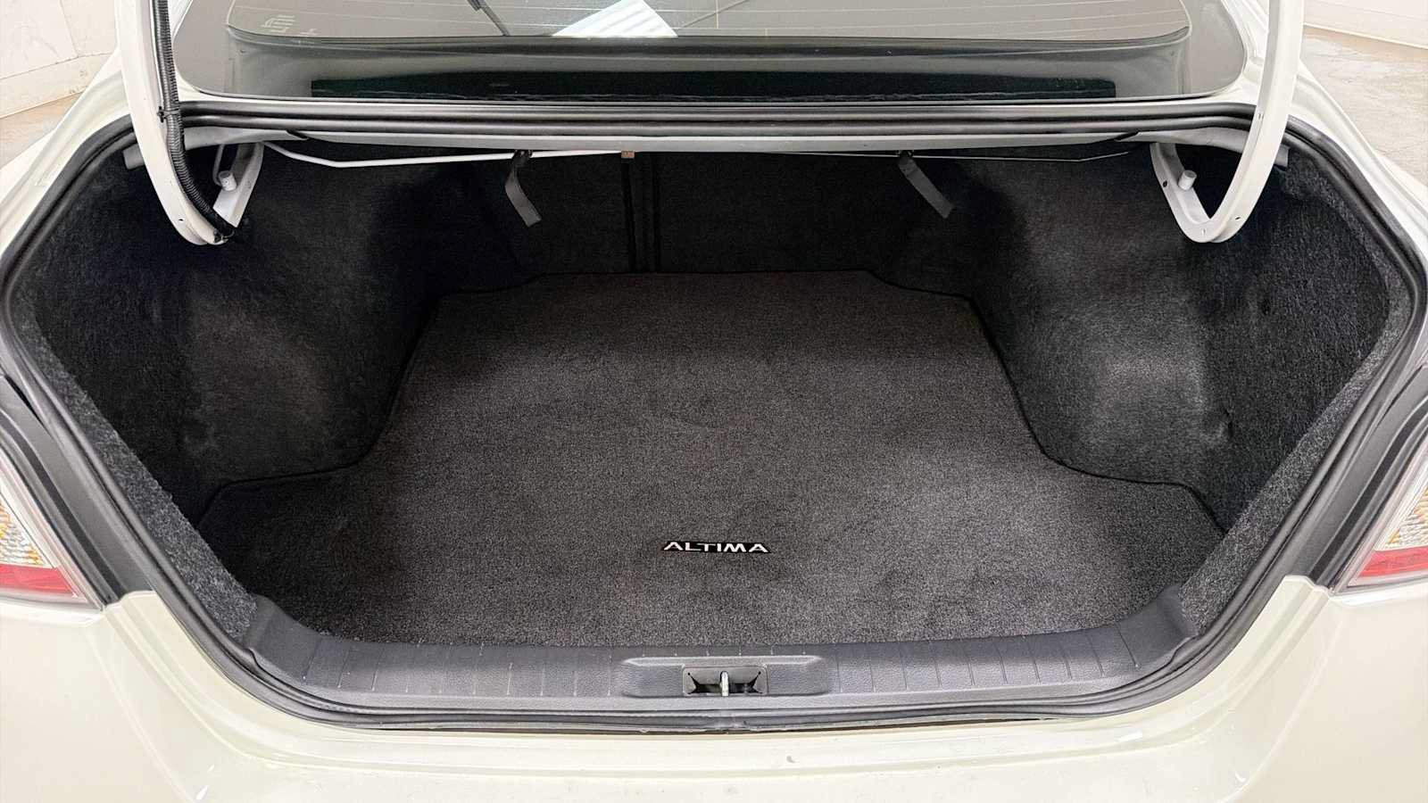 Used 2015 Nissan Altima 2.5 S w/ Power Driver Seat Package FWD image 26