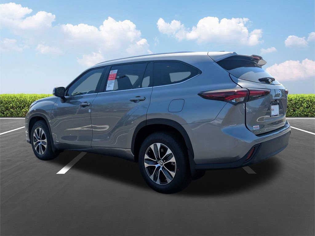 New 2026 Toyota Highlander XLE image 6