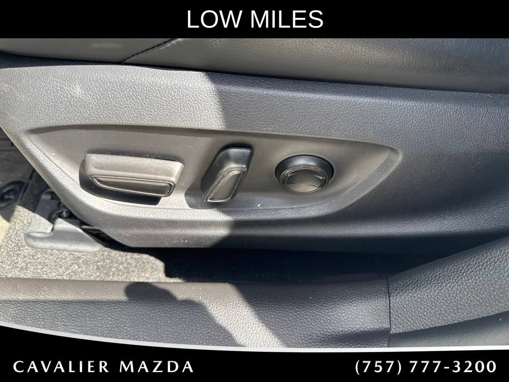 Used 2022 Toyota Corolla XSE FWD image 13