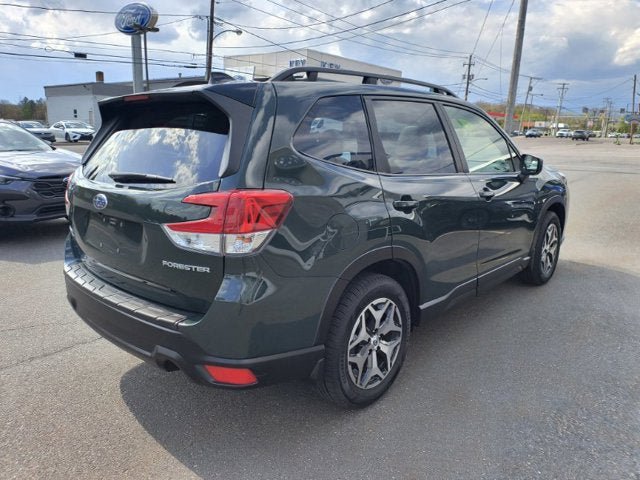 Used 2024 Subaru Forester Premium AWD/4WD image 3