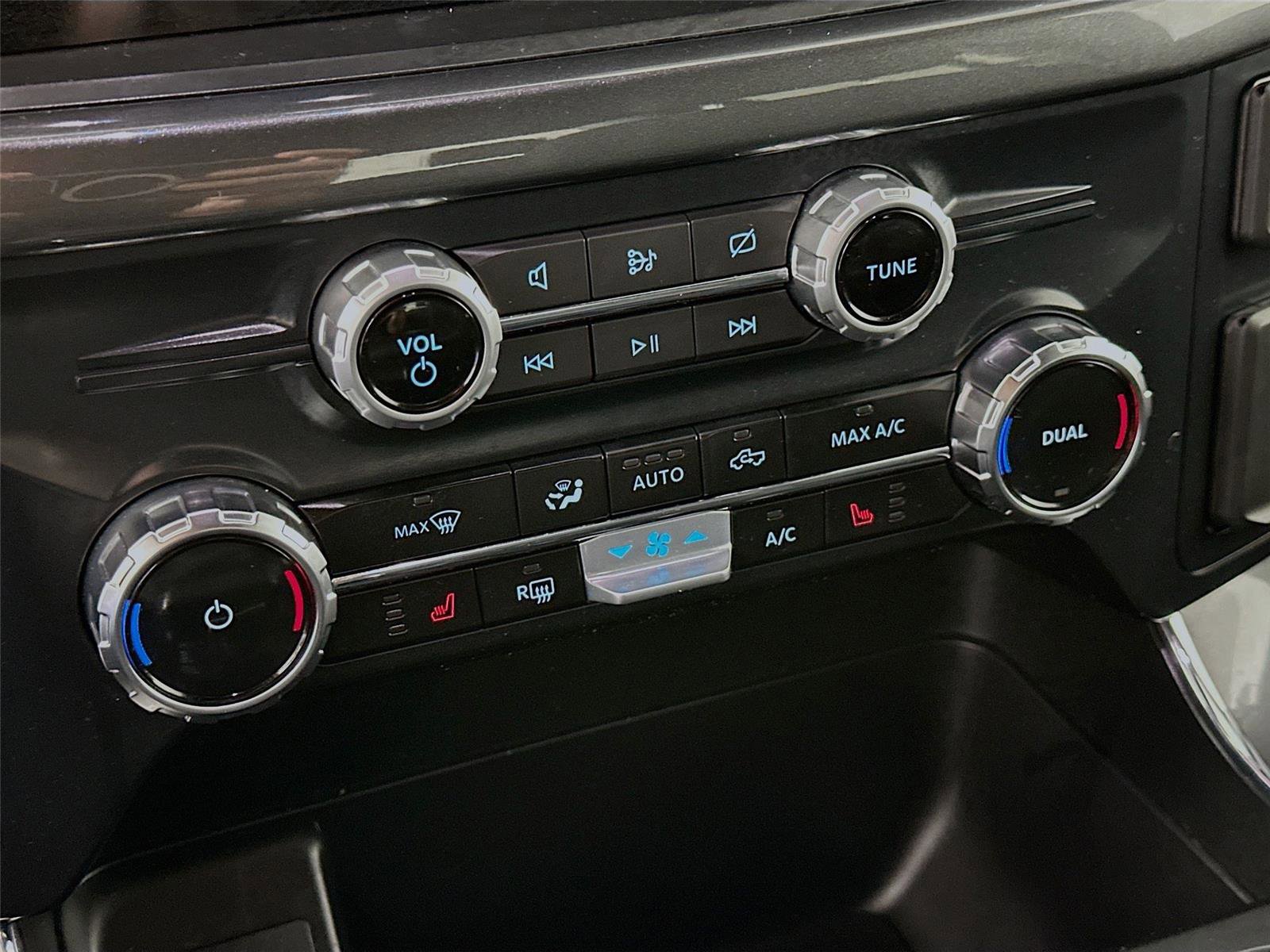 Used 2023 Ford F150 XLT w/ Equipment Group 302A High image 9