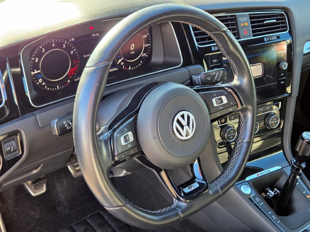 Used 2019 Volkswagen Golf R 4-Door AWD/4WD image 24