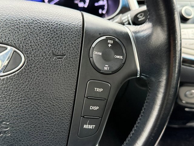 Used 2013 Hyundai Genesis 3.8 image 27