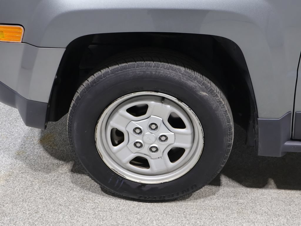 Used 2014 Jeep Patriot Sport w/ Power Value Group FWD image 9