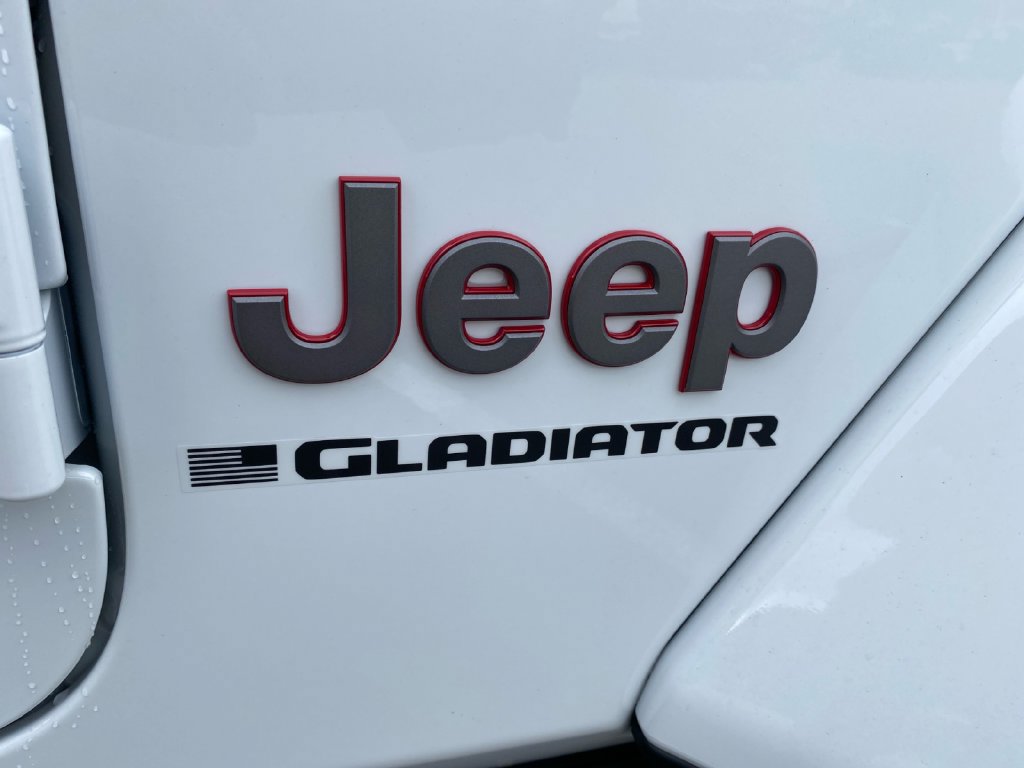 New 2026 Jeep Gladiator Rubicon w/ Steel Power Dome Hood Package AWD/4WD image 17