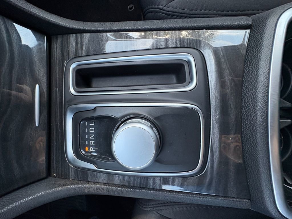 Used 2019 Chrysler 300 Touring w/ Chrome Appearance Package image 31